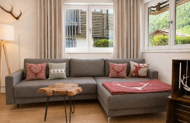 Modern Apartment With Garden and Mountain Views - Photo 13