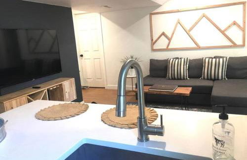 Walkout Garden Bungalow Between Boulder & Denver. - Foto 6