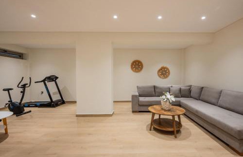 Cantouni Villa, Luxury 5BR Retreat with Pool & Jacuzzi Near Town by Villa Mana Gers - Photo 8