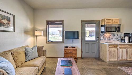 Cozy Elgin Casita with Gas Grill Pets Welcome! - Foto 3