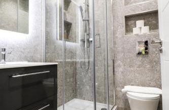 The Rye Retreat - 1BR Modern Design with Smart TV & Secure Underground Parking in Central High Wycombe HP13, Sleeps 3 - Foto 41