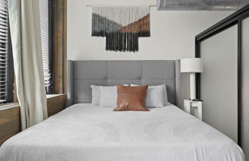 Party in Gaslamp 4BR Downtown Pad with Bathtub - Foto 28