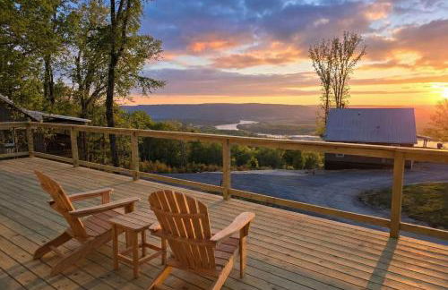 This is IT Cabin with a hot tub fire pit & indoor pool - Foto 1