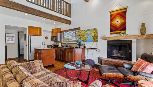 Delightful 1 bdrm Country Club Retreat with Mt Elden Views! - Foto 3