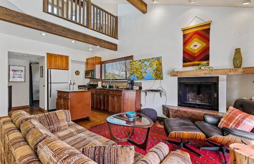 Delightful 1 bdrm Country Club Retreat with Mt Elden Views! - Foto 3