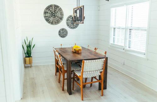 Cozy Family-Friendly home w/ fenced-in backyard - Foto 23