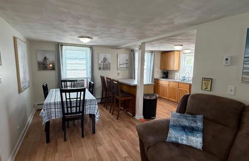 Oakland Beach Cottage - Sleeps up to 4 - Photo 11
