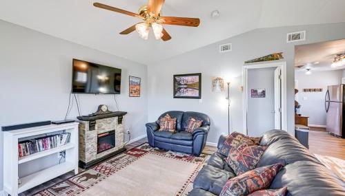 Kingman Vacation Rental with Private Yard and Fire Pit - Foto 4