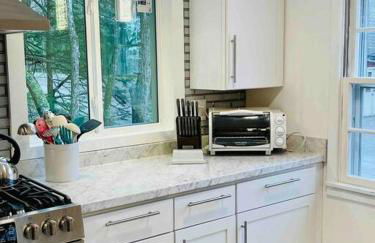 Lakefront Cottage on Brewer Lake - Foto 14