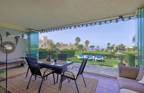 La Cala gorgeous 2 bedroom apartment with stunning gardens, pools and sea views - Photo 5