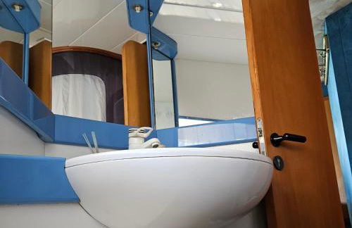 Nuit insolite bateau à quai - Port Saint Louis du Rhône - Foto 17