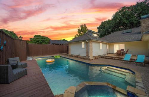 Central Plano 4-BD 2-BA Pool Retreat, Sleeps 10 - Foto 1