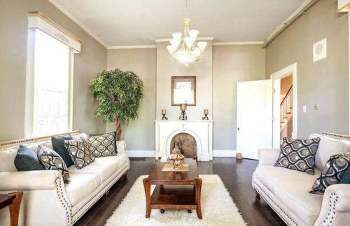 Agatha's Historic Home Free Parking Wi-Fi Deck - Photo 1