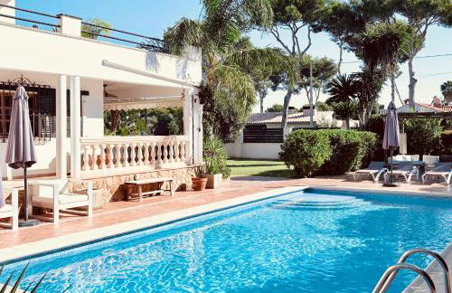 Villa Tesoro, Port Adriano, Sunny South West, Close to Beach, Large Pool, Tennis Court - Foto 1