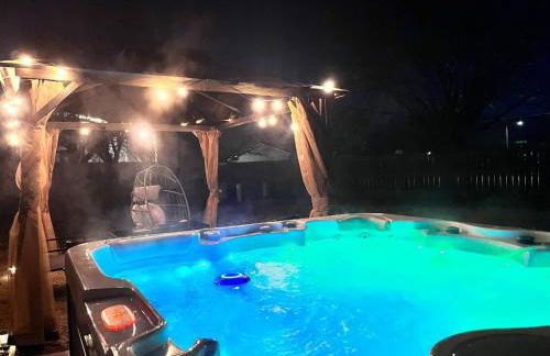 HotTub, Theater, Kings, & Firepit - NearWesley - Foto 29