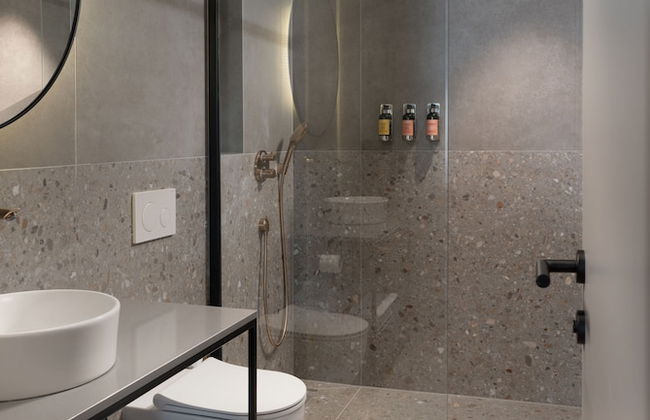 La Vista Suites - Photo 32