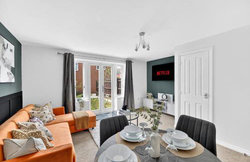 Stylish 3 Bedroom House - Excellent Location - Free Parking, Garden, Fast Wifi, Work Space and Self-Check-In by Yoko Property - Foto 19