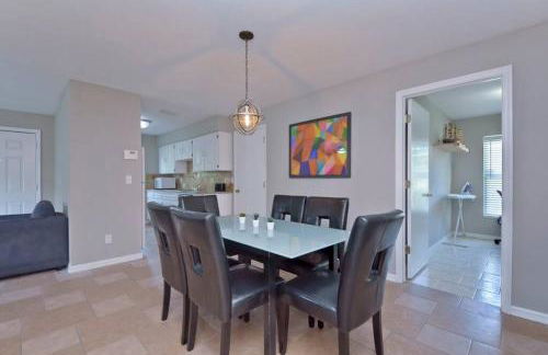 Ybor Casita! 3-Bedrooms Steps away from Centro Ybor! - Photo 11