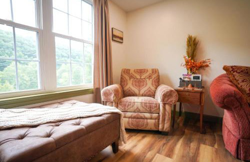 Historic Sears River Home (Main Level) on 10 Acres - Foto 75