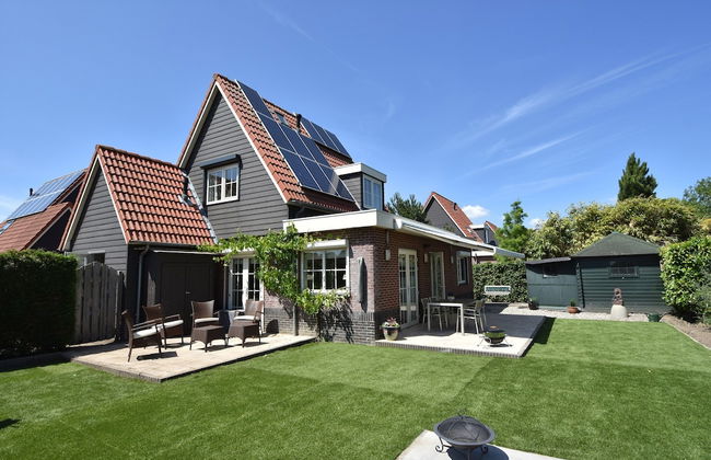 Enticing Holiday Home in Oude With Garden - Foto 1