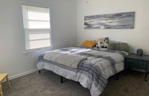 East Side 2BR - 1 BA Newly Remodeled Home - Foto 2