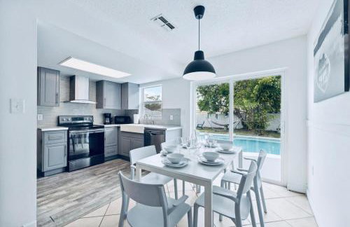 2BR Home with Private Pool, Fire Pit and Grill - Foto 33