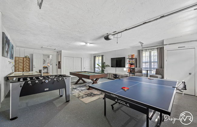 Luxury Retreat: Pool, Games, Basketball & More! - Foto 9