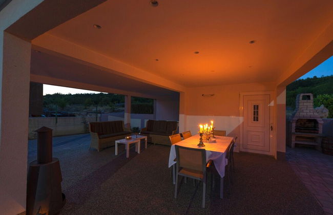 Villa in Ugljane With Private Pool - Foto 32