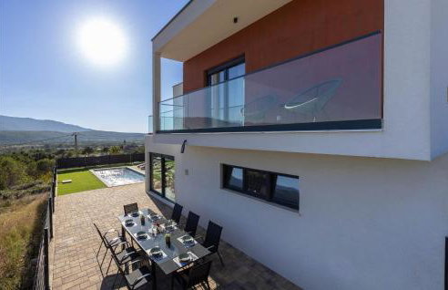 Amazing Home In Dicmo With Kitchen - Photo 3