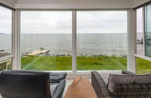 Bayfront Gem with Amazing Water Views and Pond! - Foto 7