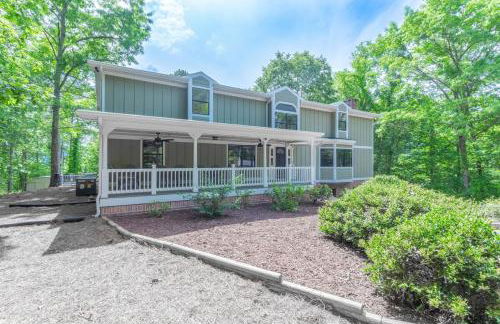 Large Hillside Retreat with Pool and Hot Tub - Foto 70