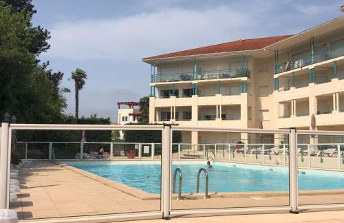 Studio au calme avec piscine, face golf, parking gratuit, tout à pied à 10mn centre ville - Foto 15
