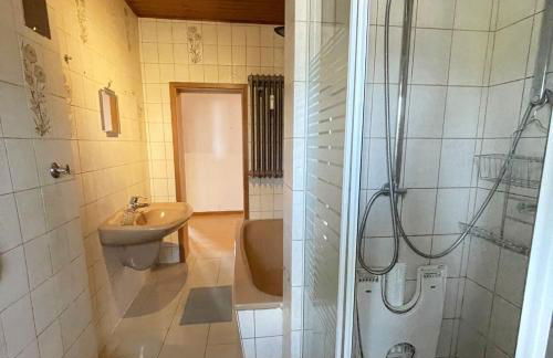 Fully equipped Apartment with Balcony in Duisburg - Photo 15