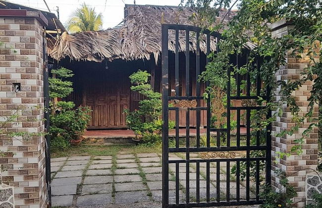 Peaceful Homestay in the Middle of Fruit Garden - Room With Four Double Beds - Foto 31