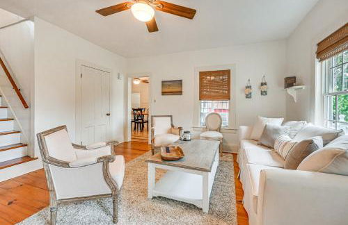 Historic Farmhouse Near Mountains and Colleges! - Foto 4