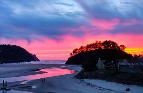 Cozy Coastal Condo Steps from the Beach with Deck Views - Foto 26