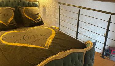 Suite royale avec en options jacuzzi, dîner aux chandelles et petit déjeuner - Photo 3