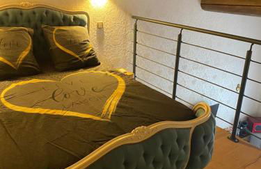 Suite royale avec en options jacuzzi, dîner aux chandelles et petit déjeuner - Photo 3