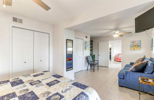 Waterfront Home with Deck and Pool in City-by-the-Sea - Foto 24