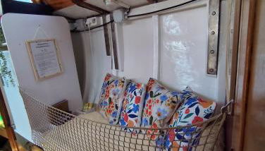 Voilier confortable en bois à cotés des plages et ferries - Photo 3, young children