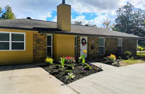 The Denham Springs Esape- Pool, Comfort & Charm - Foto 8