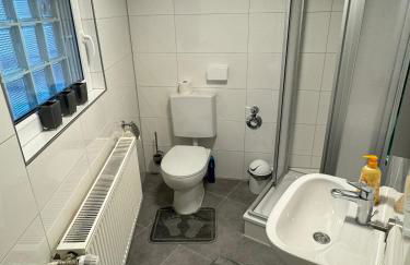 5-room apartment (120 sqm) with 2 bathrooms, 2 kitchens, bar area & balcony directly in the city centre - Foto 13