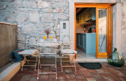 Charming old stone house - Photo 19