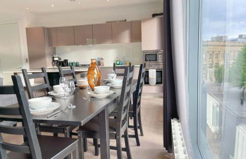 Sleek 3-bedroom flat with Balcony, Lift access, FREE WiFi in Southwark, Borough near The Shard by NourNest Apartments - Foto 18