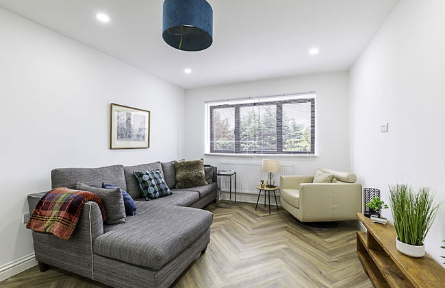 Spacious and Beautiful Apartment In Hanwell - Foto 12