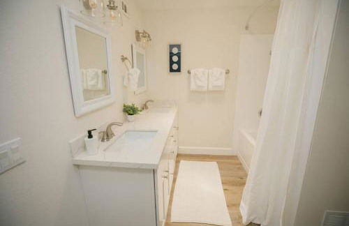 2 private masters, new beds & furniture, sleeps 12 - Photo 6