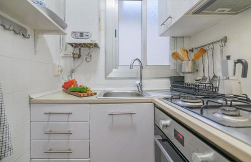 Playa a pie y a 15 minutos de Ramblas y Plaza Catalunya en metro - Foto 9