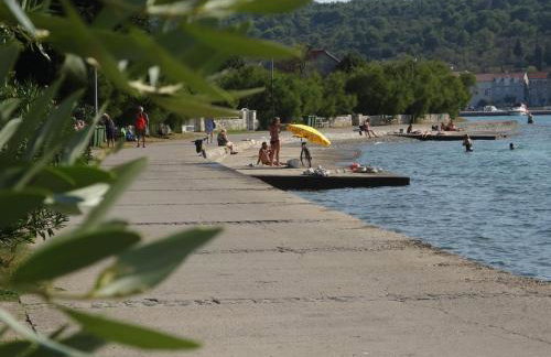 D HOUSE authentic Zlarin house, relaxing courtyard and terrace - Photo 27