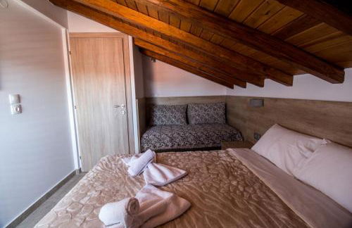 Golden Attic - Foto 8