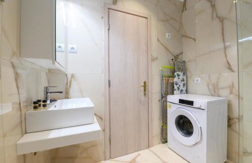 Momento Luxury Apartments walking distance from the beach - Photo 15